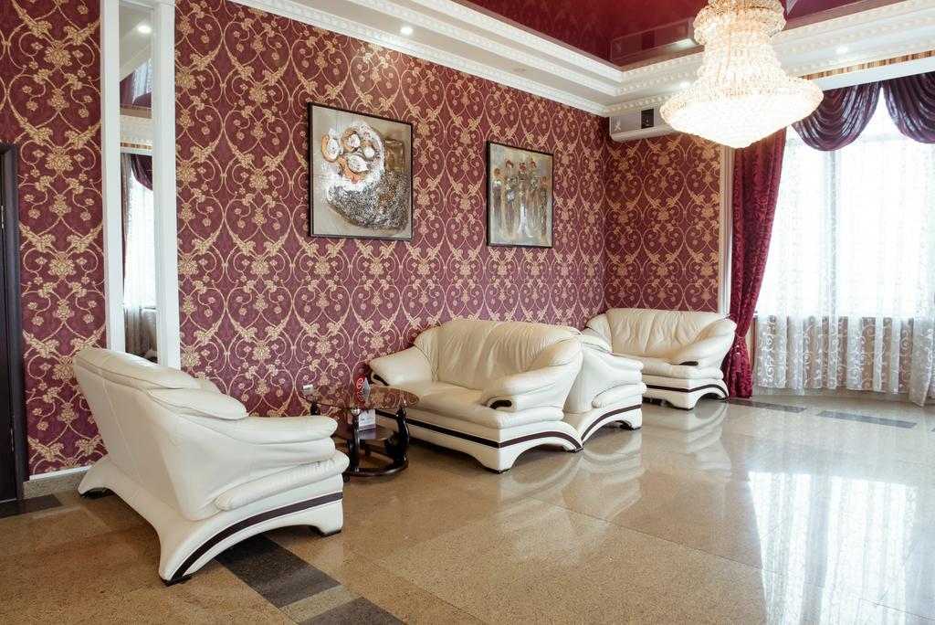 Albatros Hotel Bişkek Dış mekan fotoğraf