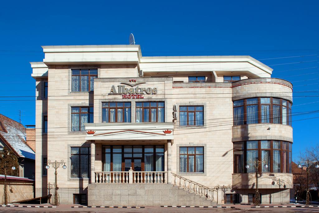 Albatros Hotel Bişkek Dış mekan fotoğraf