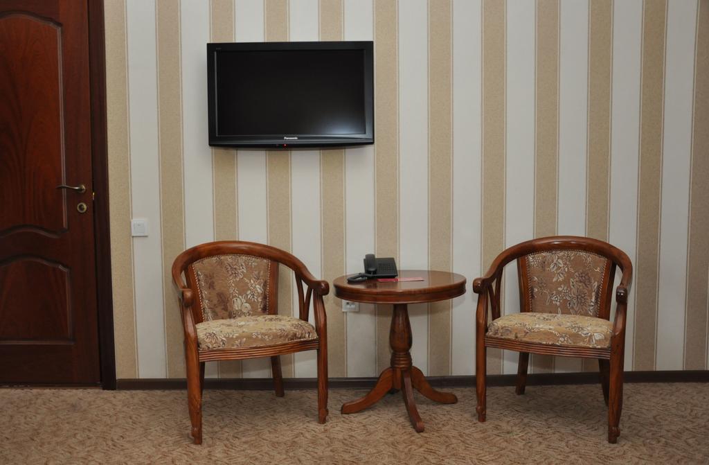 Albatros Hotel Bişkek Dış mekan fotoğraf