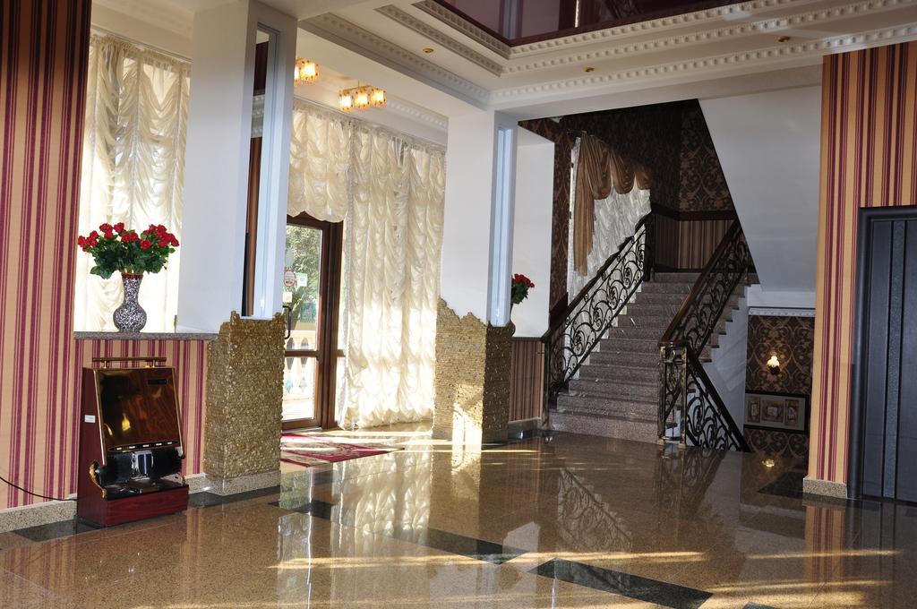 Albatros Hotel Bişkek Dış mekan fotoğraf