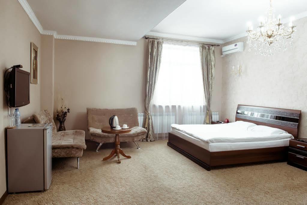Albatros Hotel Bişkek Dış mekan fotoğraf
