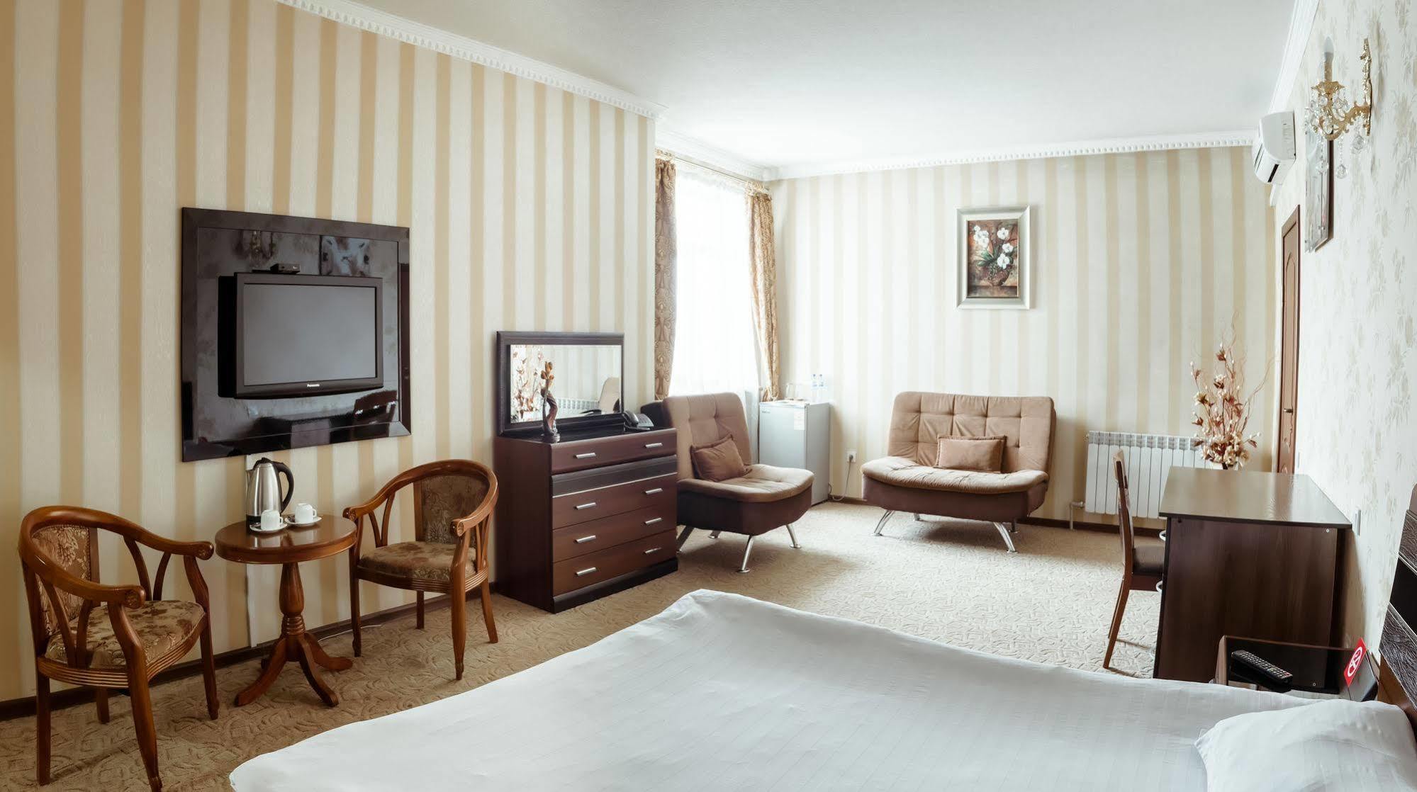 Albatros Hotel Bişkek Dış mekan fotoğraf