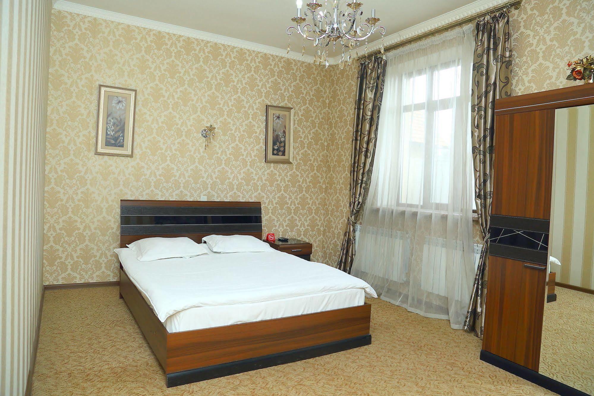 Albatros Hotel Bişkek Dış mekan fotoğraf