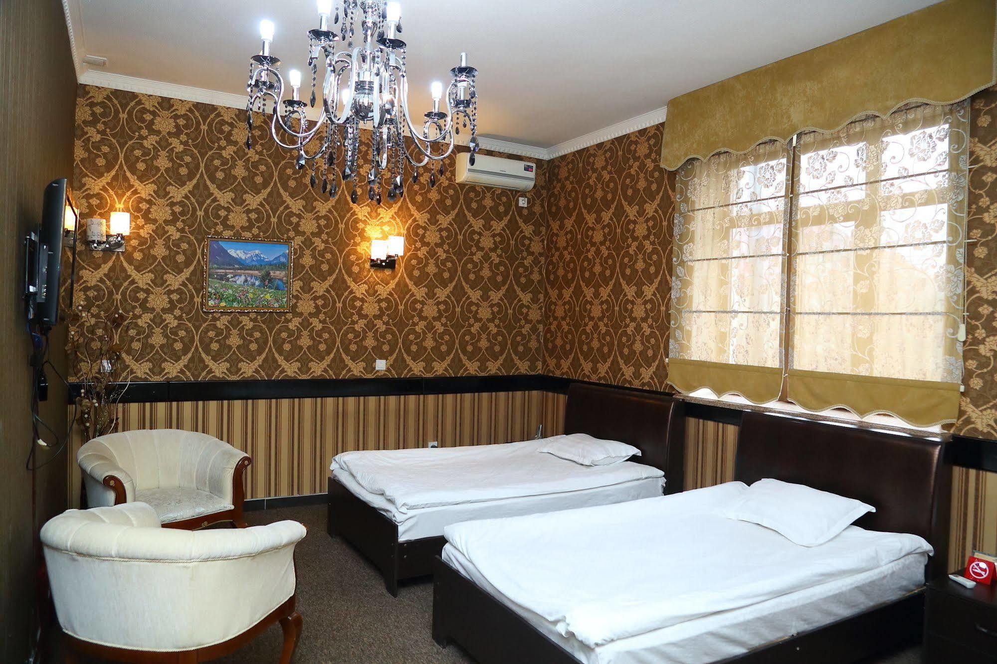 Albatros Hotel Bişkek Dış mekan fotoğraf